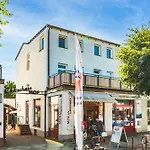 CBlue Hühnergott, Tiefgarage, zentral