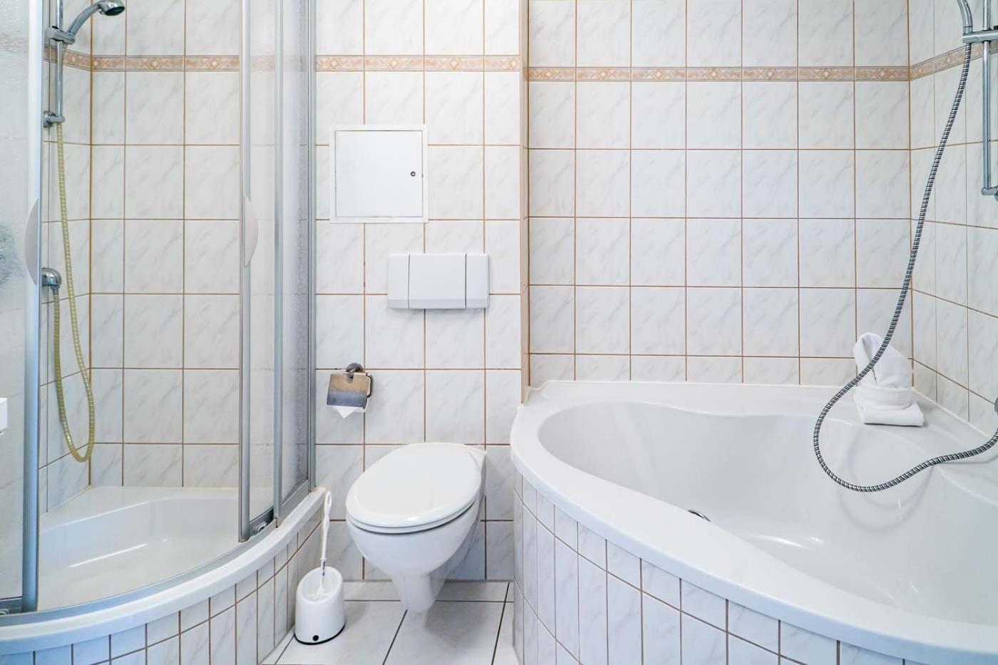 Cblue Hühnergott, Tiefgarage, Zentral * Rostock